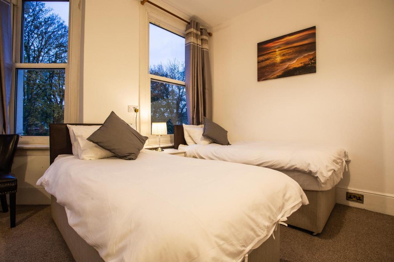 Oyo The Greenland Hotel Лондон Экстерьер фото